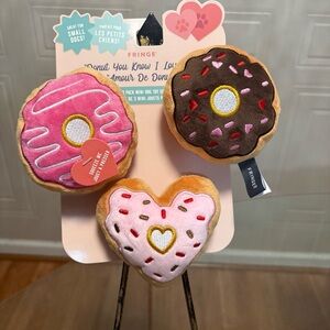 - Fringe set of 3 dog toy. With squeaker